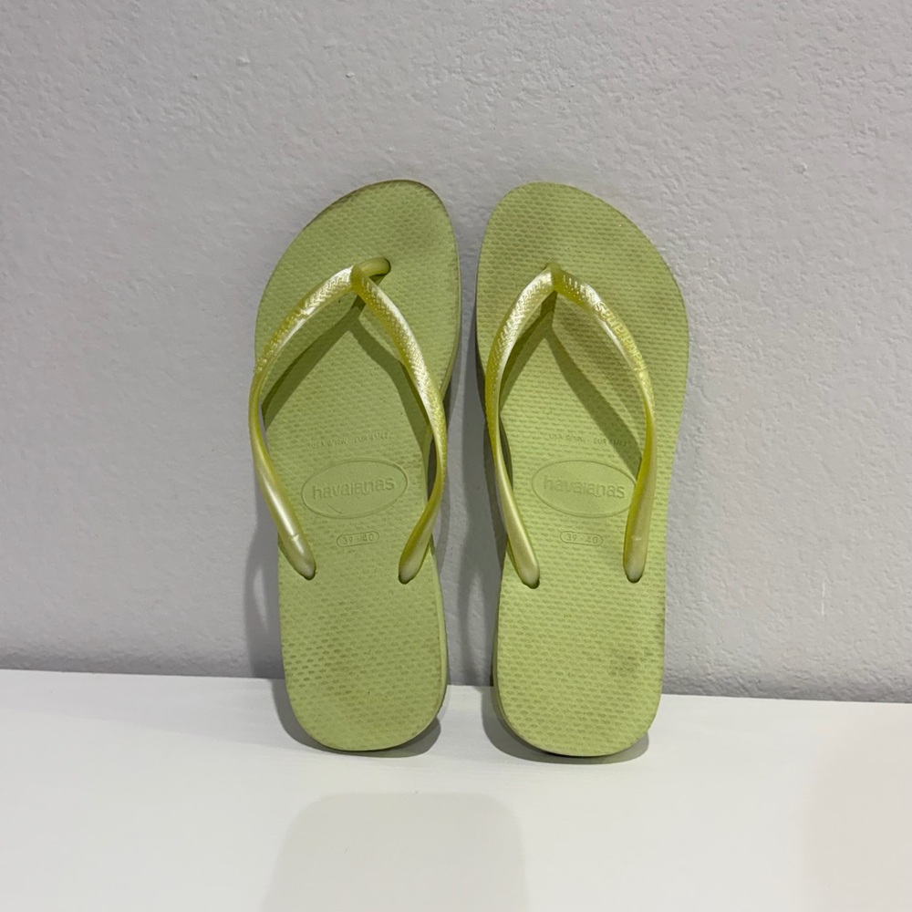 Havaianas Women's Lime Yellow Flip Flops